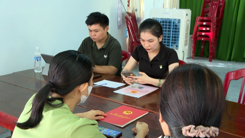 Giảm 50% ph&iacute; đo đạc, l&agrave;m sổ đỏ cho người d&acirc;n c&oacute; đất bị sạt lở