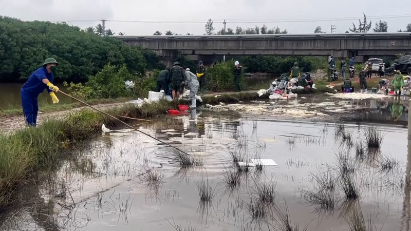 Khắc phục xong sự cố tr&agrave;n dầu ở Quảng Ng&atilde;i trước ng&agrave;y 31/12