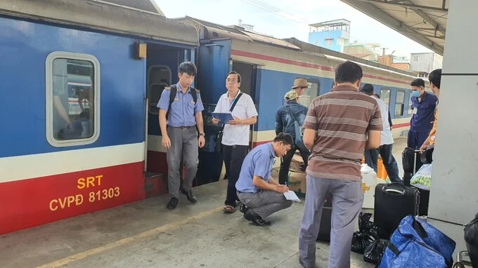 H&agrave;ng kh&ocirc;ng, đường sắt tăng tải phục vụ cao điểm Tết Dương lịch 2026