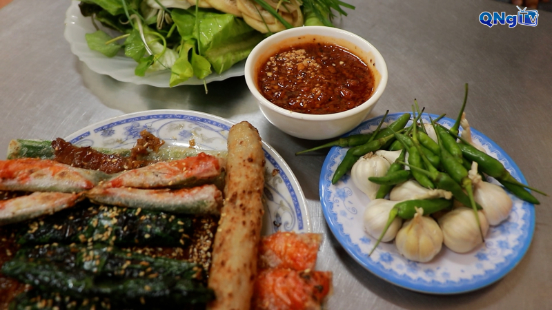 Ram, thịt nướng - hương lửa giữa phố | B&aacute;nh rập - nghiện ngay từ tiếng &ldquo;rộp&rdquo;