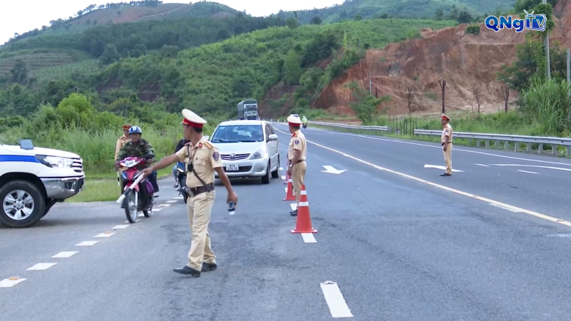 Quảng Ng&atilde;i đảm bảo an to&agrave;n giao th&ocirc;ng dịp Tết Dương lịch