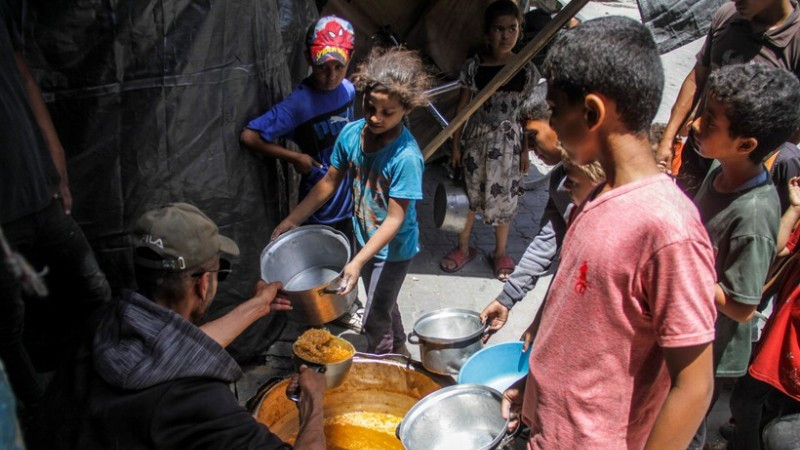 Cảnh b&aacute;o t&igrave;nh h&igrave;nh nh&acirc;n đạo &ldquo;thảm khốc&rdquo; ở dải Gaza