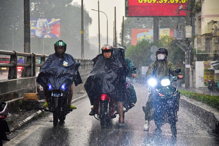 Mưa trái mùa tại Nam Bộ giảm, thời tiết sẽ lạnh hơn - Ảnh: T.L