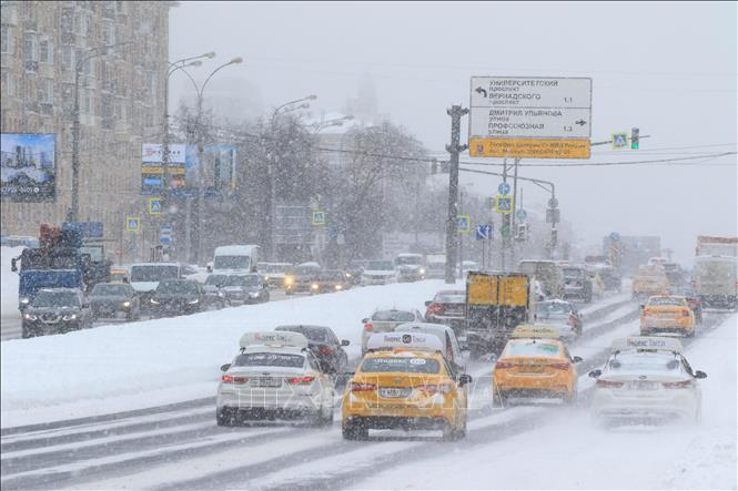  Những trận mưa tuyết lớn gây ách tắc giao thông trên nhiều tuyến phố ở thủ đô Nga. Ảnh tư liệu: Trần Hiếu/TTXVN
