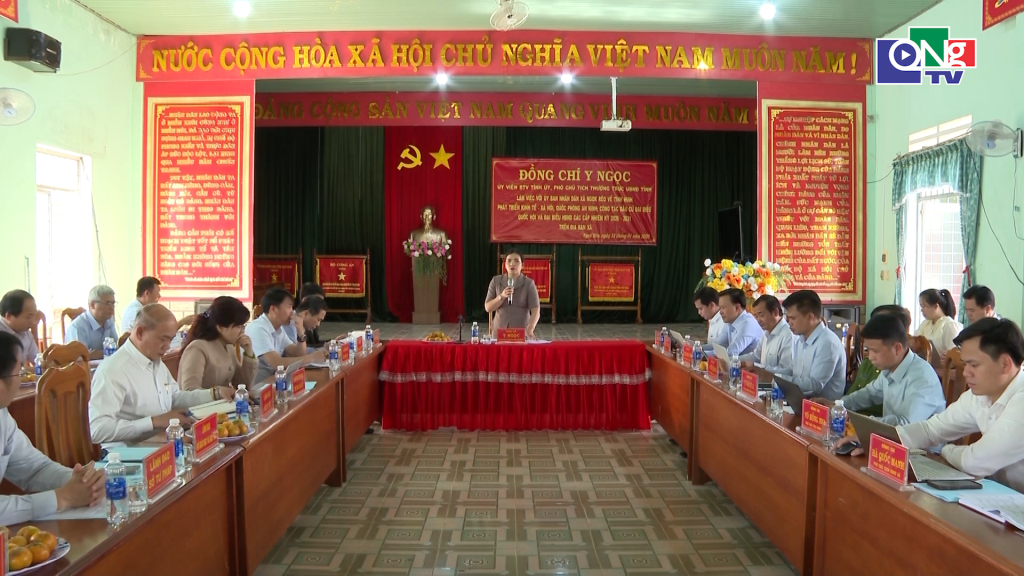 Toàn cảnh buổi làm việc.