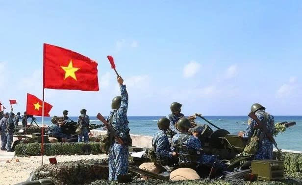 Luyện tập sẵn sàng chiến đấu trên đảo Trường Sa.