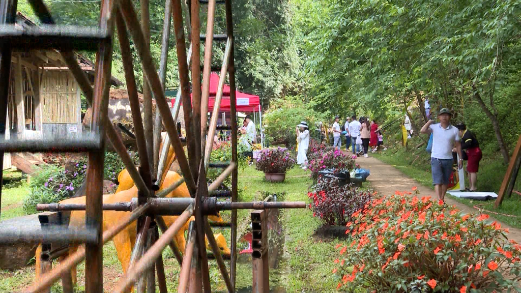 Du lịch Măng Đen.