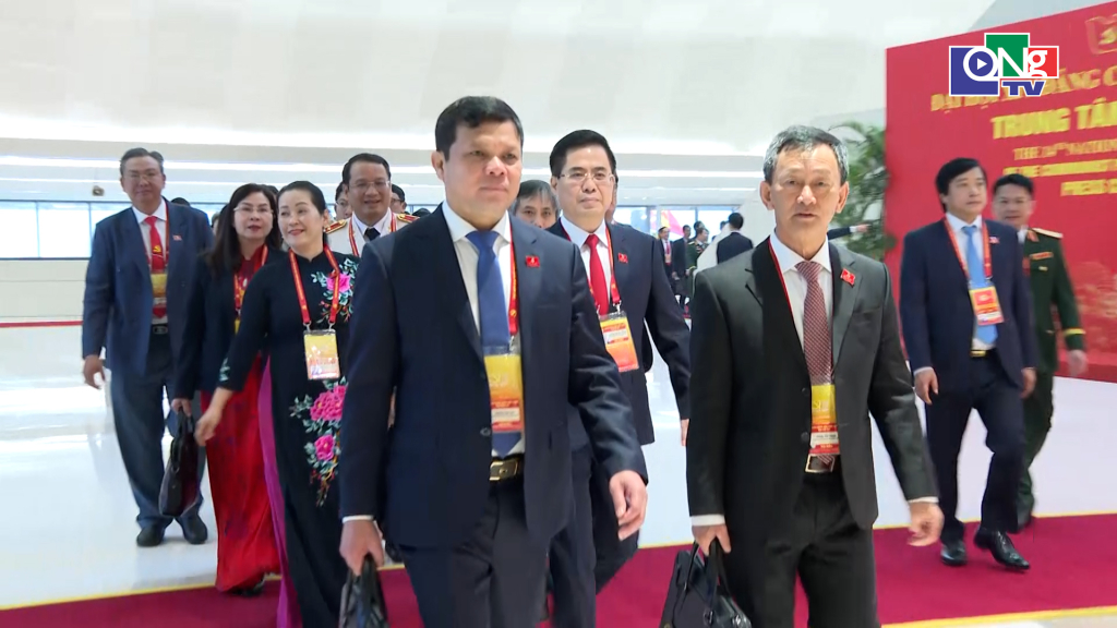 Ủy viên Trung ương Đảng Dương Văn Trang; Phó Bí thư Tỉnh ủy, Chủ tịch HĐND tỉnh Nguyễn Đức Tuy; Phó Bí thư Tỉnh ủy, Chủ tịch UBND tỉnh Nguyễn Hoàng Giang dự Đại hội.