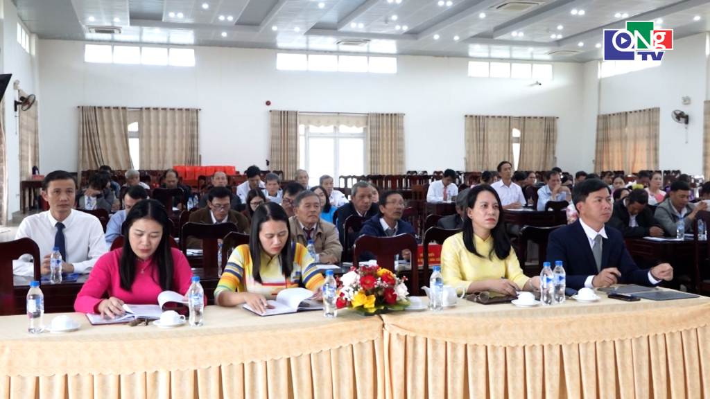 Đại biểu Hội đồng Nhân dân xã Mộ Đức dự hội nghị.