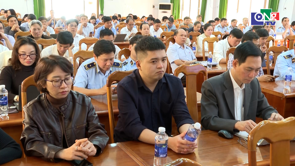 Các đại biểu dự hội nghị.