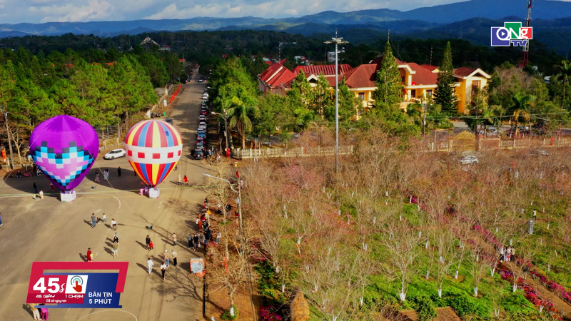 45 gi&acirc;y 1 chạm ng&agrave;y 01/01