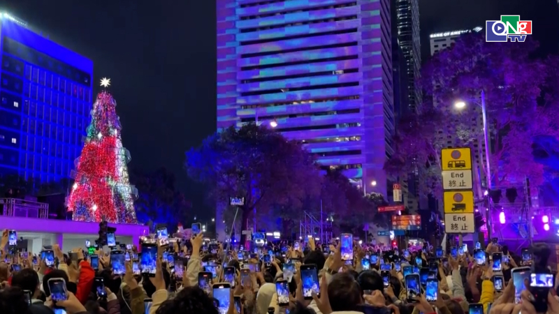 Kh&ocirc;ng kh&iacute; đ&oacute;n năm mới tại Hong Kong (Trung Quốc)