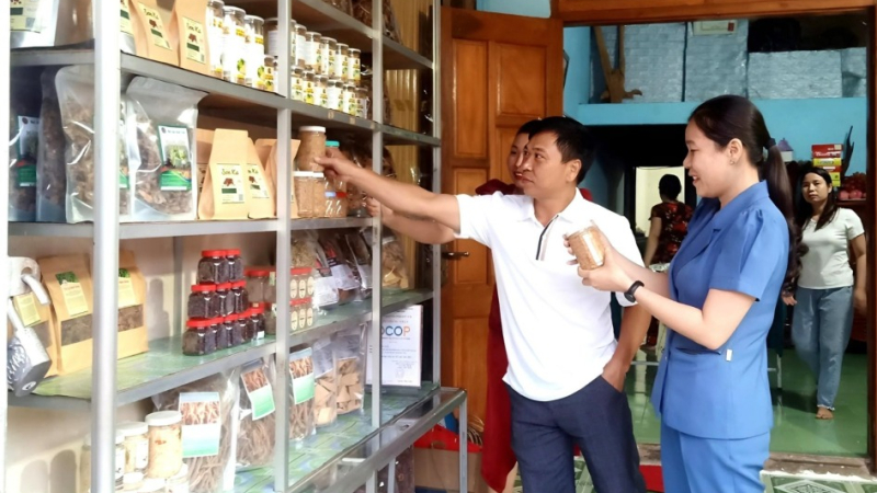 Quảng Ng&atilde;i hỗ trợ quảng b&aacute;, ti&ecirc;u thụ sản phẩm OCOP