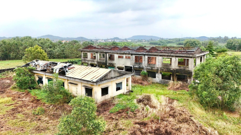 Trung t&acirc;m dạy nghề kiểu mẫu Sơn Tịnh bỏ hoang 11 năm, lộ nhiều sai phạm