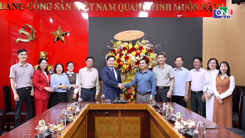 Thăm, ch&uacute;c mừng Ban Nội ch&iacute;nh Tỉnh ủy