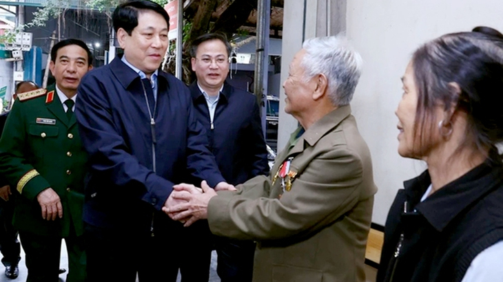 Đề xuất tặng qu&agrave; Tết Nguy&ecirc;n đ&aacute;n 2026 cho hơn 1,6 triệu người c&oacute; c&ocirc;ng