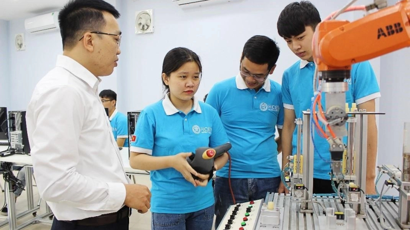 Trung học nghề c&oacute; thể l&agrave; 'lối tho&aacute;t' cho &aacute;p lực thi lớp 10 