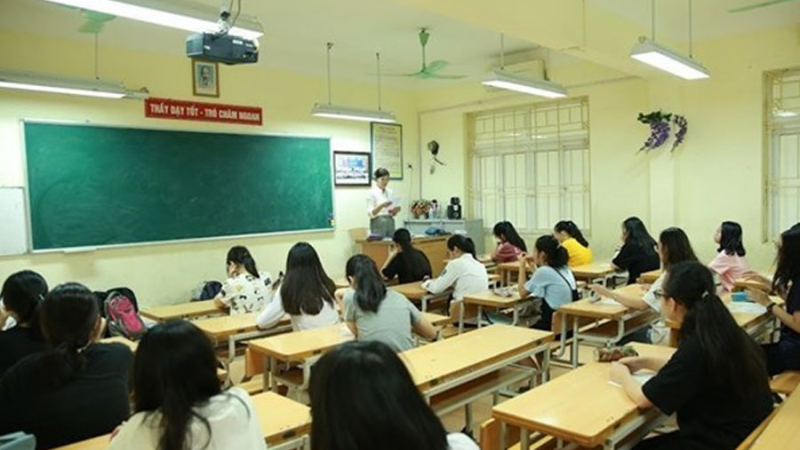 Bộ GD-ĐT siết dạy th&ecirc;m, y&ecirc;u cầu gi&aacute;o vi&ecirc;n b&aacute;o c&aacute;o mối quan hệ với chủ cơ sở