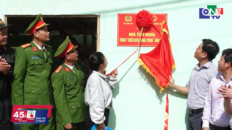 45 gi&acirc;y 1 chạm ng&agrave;y 09/01