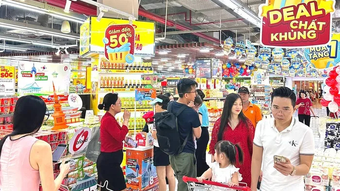 B&aacute;n lẻ h&agrave;ng h&oacute;a v&agrave; doanh thu dịch vụ ti&ecirc;u d&ugrave;ng tăng trưởng hơn 14% 