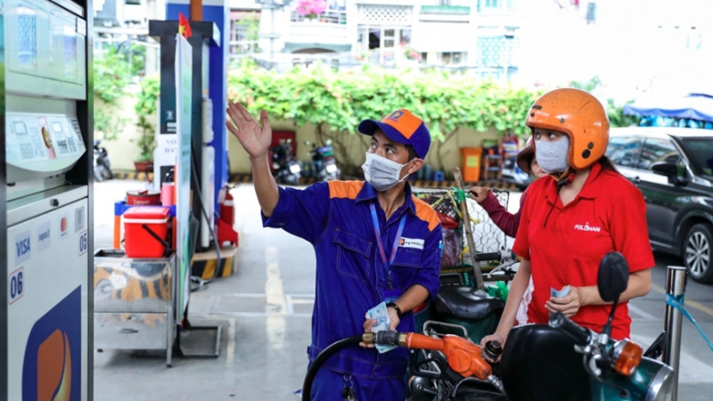 Gi&aacute; xăng về thấp nhất gần 5 năm