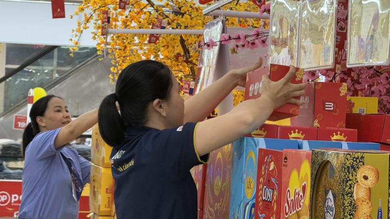 Thị trường h&agrave;ng ho&aacute; bước v&agrave;o giai đoạn cao điểm