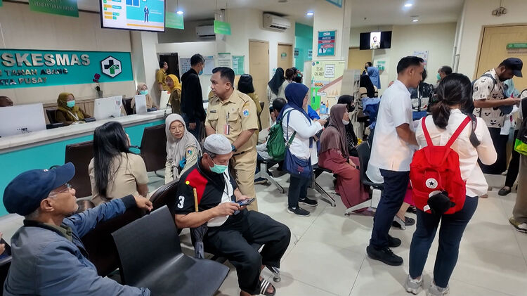 Indonesia n&acirc;ng tỷ lệ kh&aacute;m sức khỏe miễn ph&iacute; cho người d&acirc;n