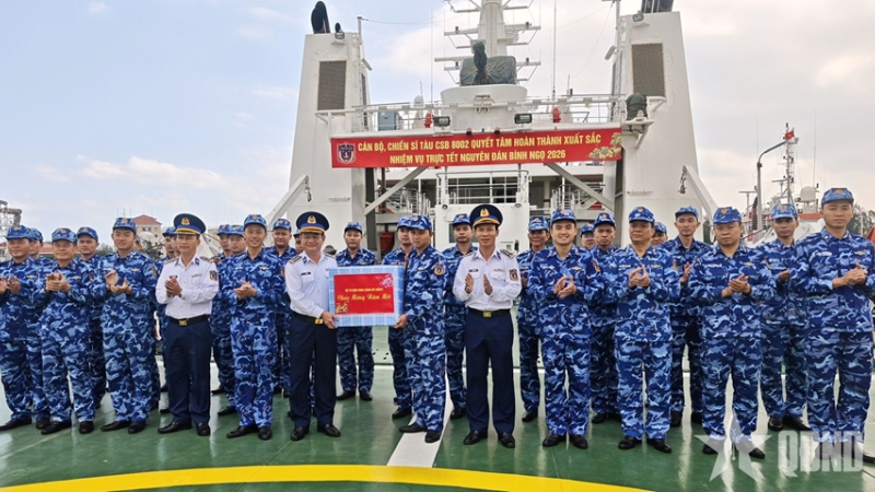  T&agrave;u Cảnh s&aacute;t biển 8002 l&ecirc;n đường thực hiện nhiệm vụ trực Tết