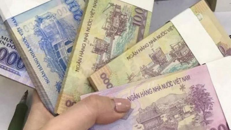 Thu ph&iacute; khi đổi tiền l&igrave; x&igrave; tết c&oacute; thể bị xử phạt nặng 