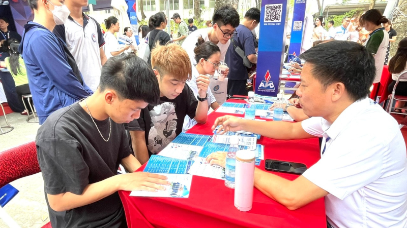 Mỗi th&iacute; sinh c&oacute; thể chỉ được đăng k&yacute; tối đa 10 nguyện vọng đại học