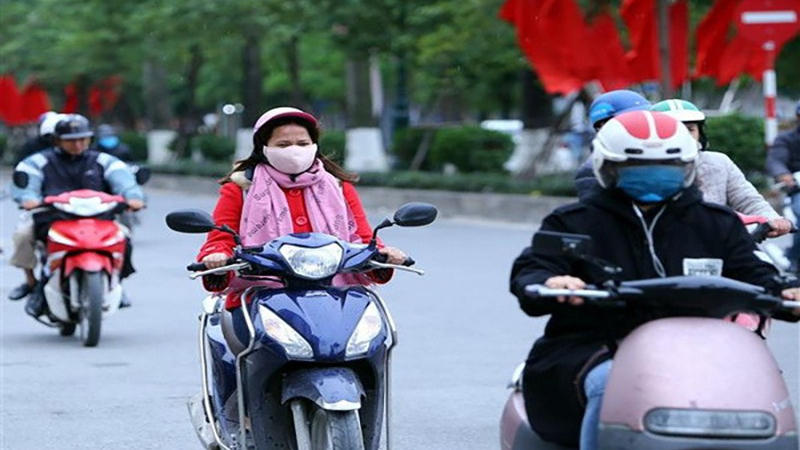 Kh&ocirc;ng kh&iacute; lạnh duy tr&igrave;, đ&ecirc;m v&agrave; s&aacute;ng trời r&eacute;t, ban ng&agrave;y c&oacute; nắng