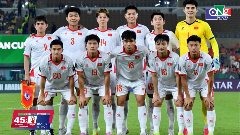 45 gi&acirc;y 1 chạm ng&agrave;y 13/01