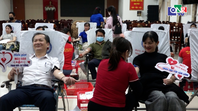 Tiếp nhận hơn 530 đơn vị m&aacute;u để điều trị cho người bệnh