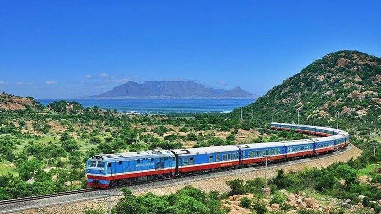 Th&ecirc;m nhiều chuyến t&agrave;u phục vụ Tết Nguy&ecirc;n đ&aacute;n B&iacute;nh Ngọ 