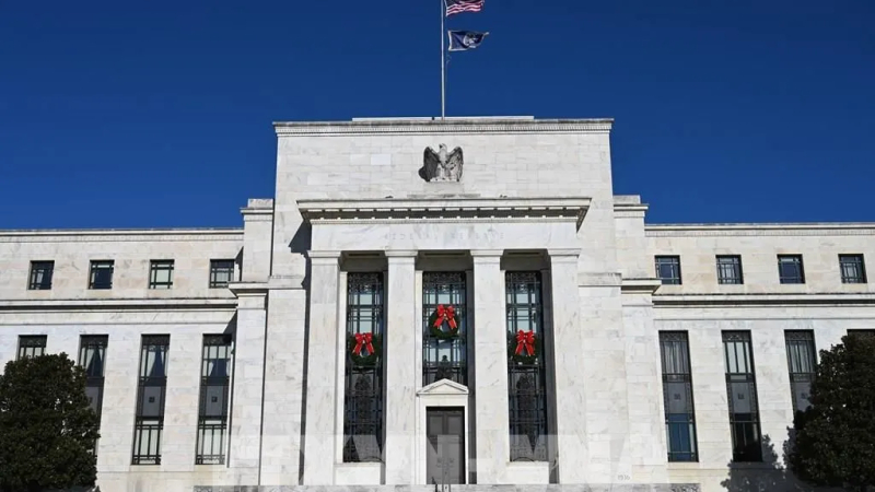 FED c&oacute; thể ho&atilde;n cắt giảm l&atilde;i suất đến giữa năm 