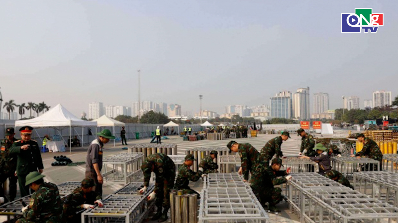 Qu&acirc;n đội thiết lập trận địa ph&aacute;o hoa quy m&ocirc; lớn nhất tại Mỹ Đ&igrave;nh