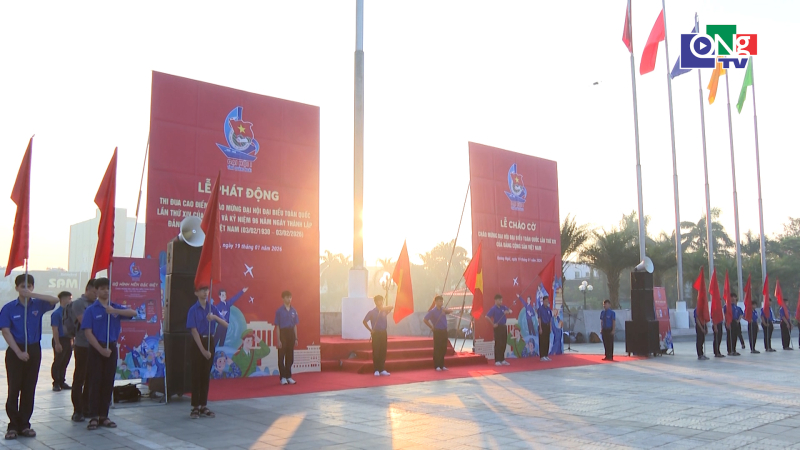 Ch&agrave;o cờ ch&agrave;o mừng Đại hội Đảng to&agrave;n quốc