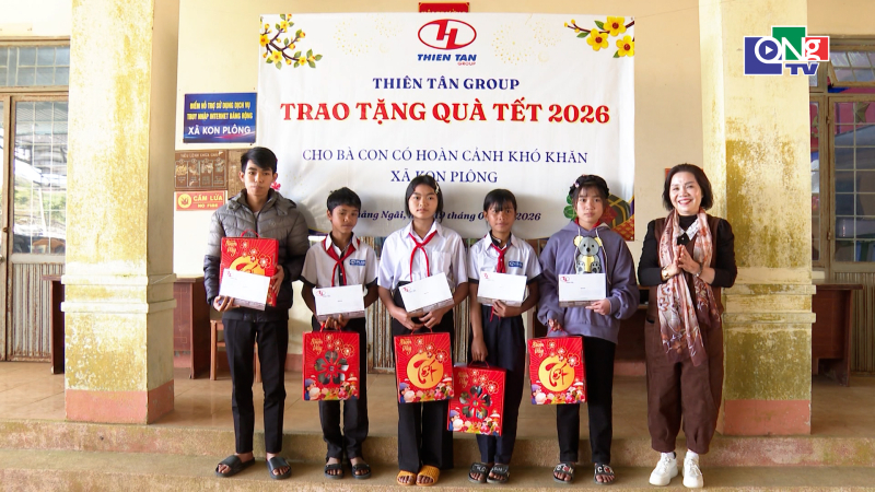 Thi&ecirc;n T&acirc;n Group mang Tết đến b&agrave; con x&atilde; Konpl&ocirc;ng