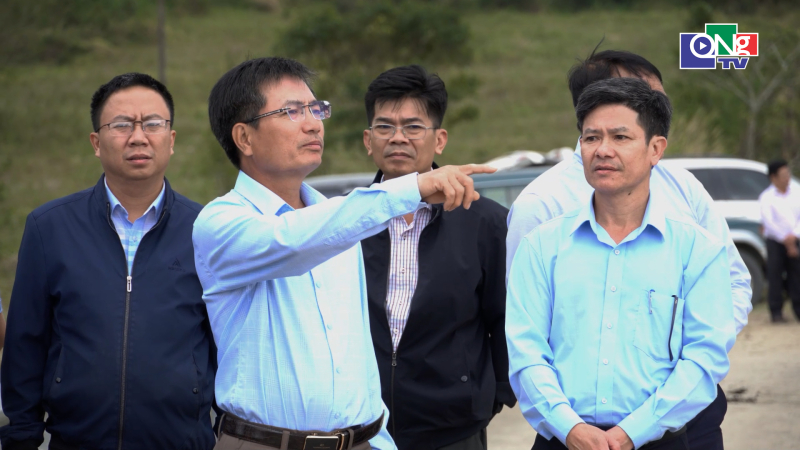 Kiểm tra thực địa v&ugrave;ng nguy&ecirc;n liệu tại x&atilde; Măng B&uacute;t