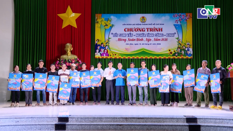 Ấm &aacute;p chương tr&igrave;nh &ldquo;Tết nghĩa t&igrave;nh C&ocirc;ng-Binh&rdquo; tại đặc khu C&ocirc;n Đảo