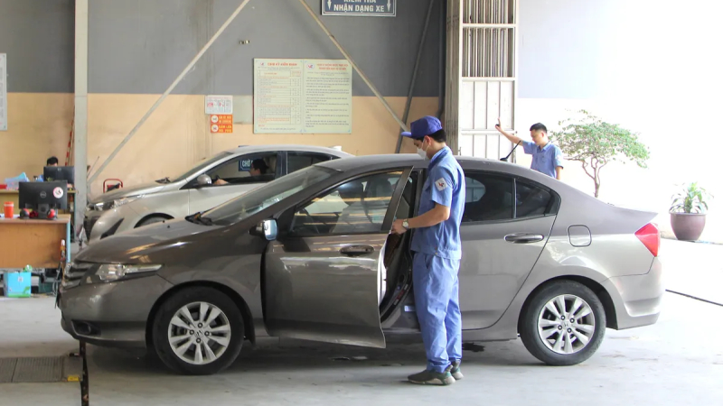 Ch&iacute;nh thức cho ph&eacute;p xuất tr&igrave;nh đăng k&yacute; xe qua VNeID khi đi đăng kiểm 