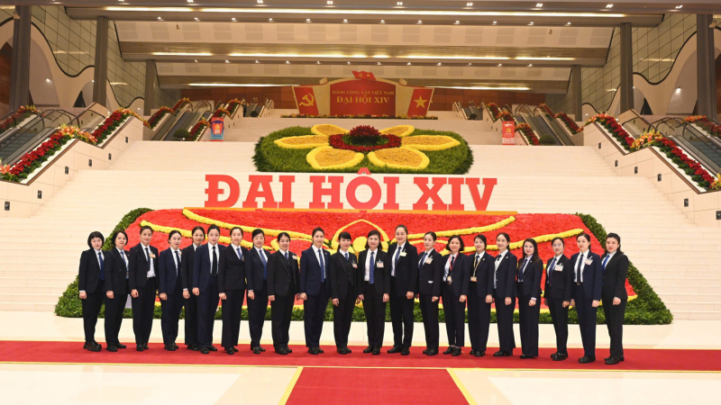 Những &lsquo;b&ocirc;ng hồng th&eacute;p&rsquo; thầm lặng bảo vệ Đại hội XIV của Đảng