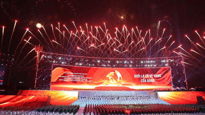 Chương tr&igrave;nh nghệ thuật đặc biệt "Dưới l&aacute; cờ vẻ vang của Đảng"
