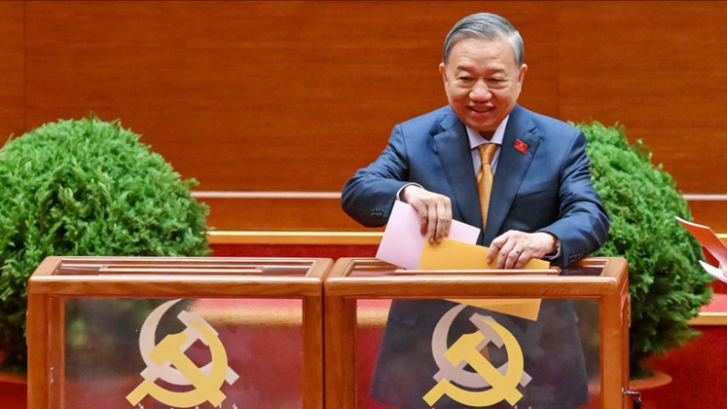 Danh s&aacute;ch ủy vi&ecirc;n ch&iacute;nh thức v&agrave; ủy vi&ecirc;n dự khuyết Ban Chấp h&agrave;nh Trung ương Đảng kh&oacute;a XIV