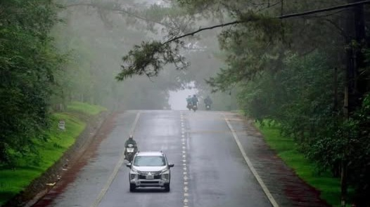 Quảng Ng&atilde;i: Kh&ocirc;ng kh&iacute; lạnh duy tr&igrave;, miền n&uacute;i trời r&eacute;t, biển động