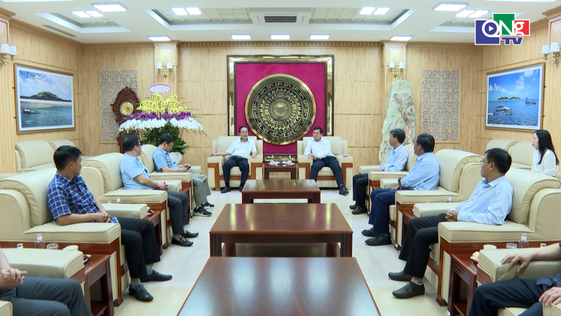 Tập đo&agrave;n c&ocirc;ng nghiệp cao su Việt Nam thăm, ch&uacute;c Tết tại Quảng Ng&atilde;i