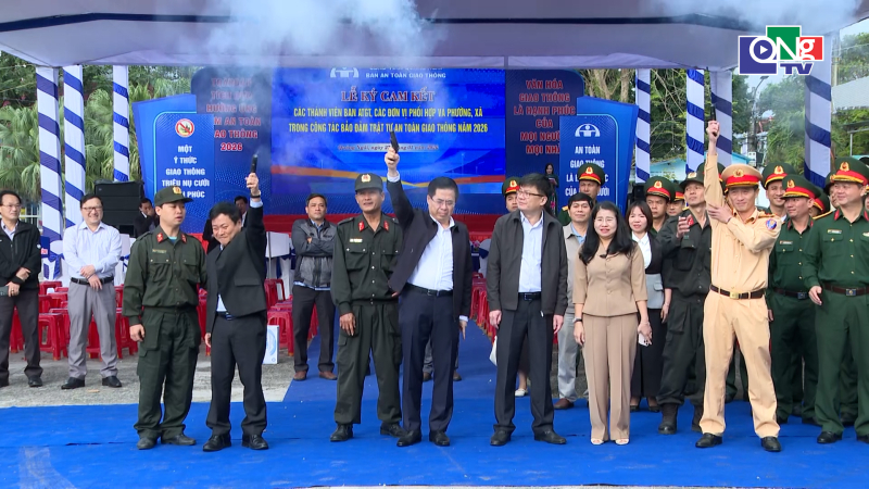 Ra qu&acirc;n tuy&ecirc;n truyền năm an to&agrave;n giao th&ocirc;ng 2026