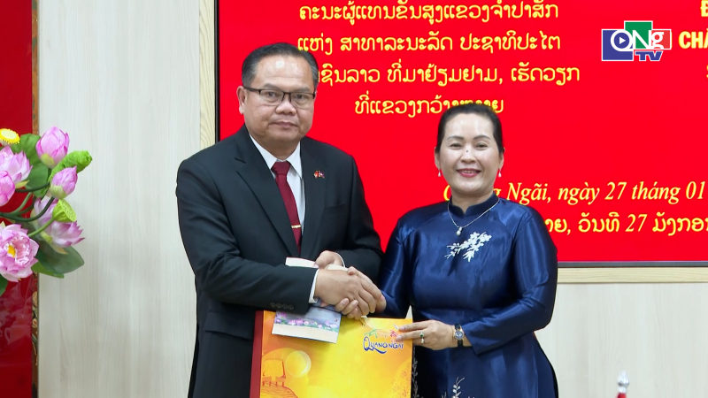 L&atilde;nh đạo tỉnh Quảng Ng&atilde;i tiếp Đo&agrave;n đại biểu cấp cao tỉnh Chăm-pa-sắc 