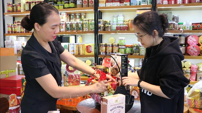 Sản phẩm OCOP chiếm ưu thế tr&ecirc;n thị trường qu&agrave; Tết 