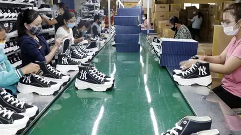 Xuất khẩu da gi&agrave;y Việt Nam đứng thứ hai to&agrave;n cầu 